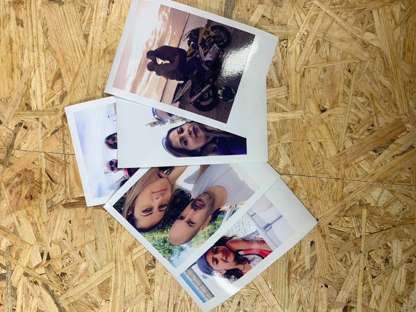 Quadro fotos e ímans polaroid